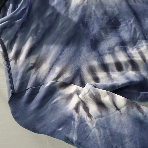 TORY BURCH SPORT TIE-DYE TISSUE-SEAMLESS LONG-SLEEVE MOCK-NECK - Picture 7 of 7